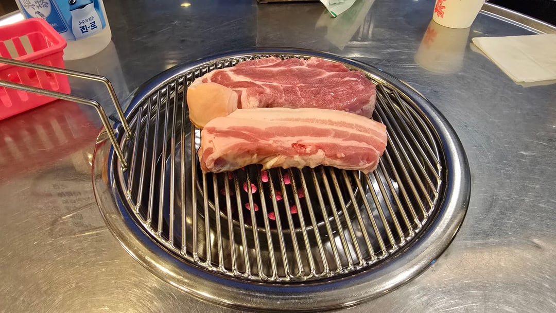 돈사촌 사진
